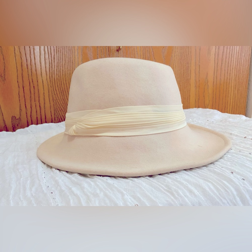 Winter White Wool Felt Hat